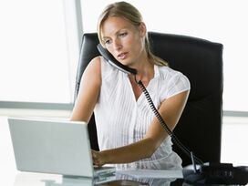 Sitting work and keeping the phone's shoulder - Causes of cervical osteochondrosis